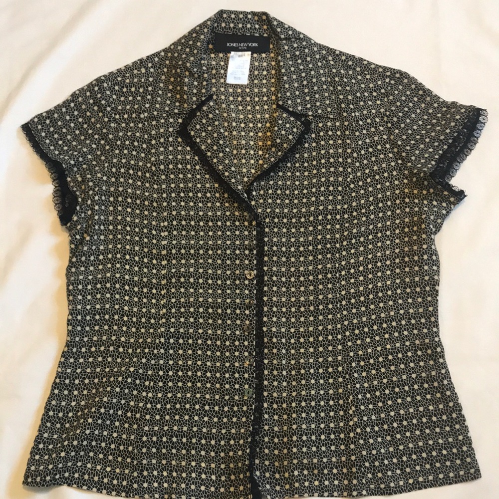 Jones New York short sleeve silk blouse size 8P